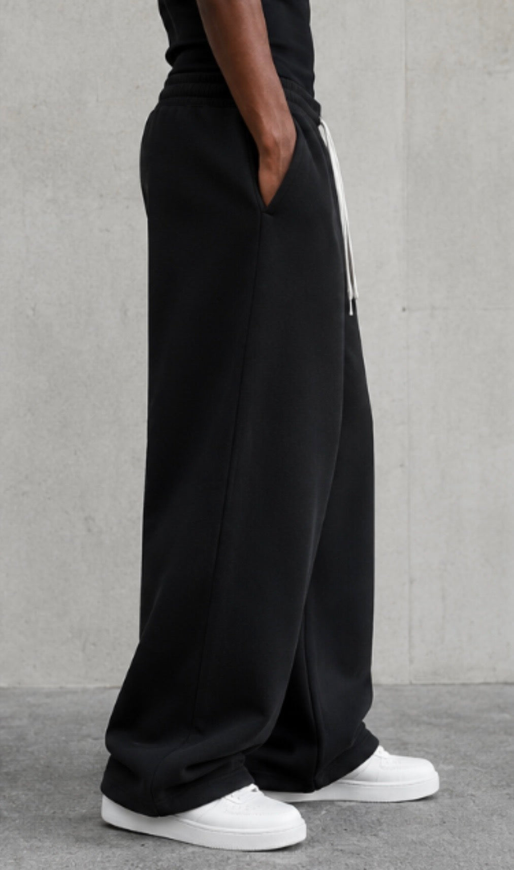 Wide-leg joggers